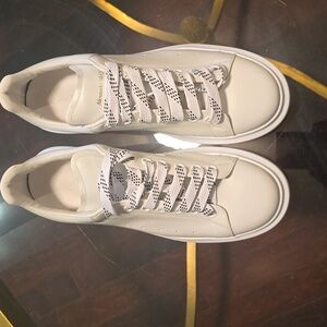 Alexander McQueen Men White Leather Sneakers Size 10US/43